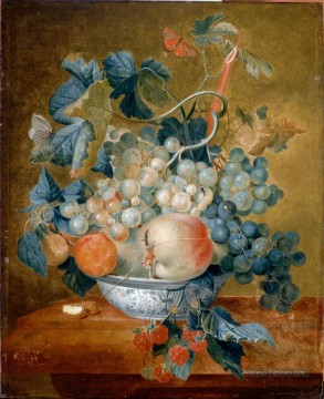  Margaretha Peintre - Un bol de Delft avec des fruits Francina Margaretha van Huysum nature morte